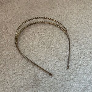 Gorgeous gold with green gem headband 💎💚